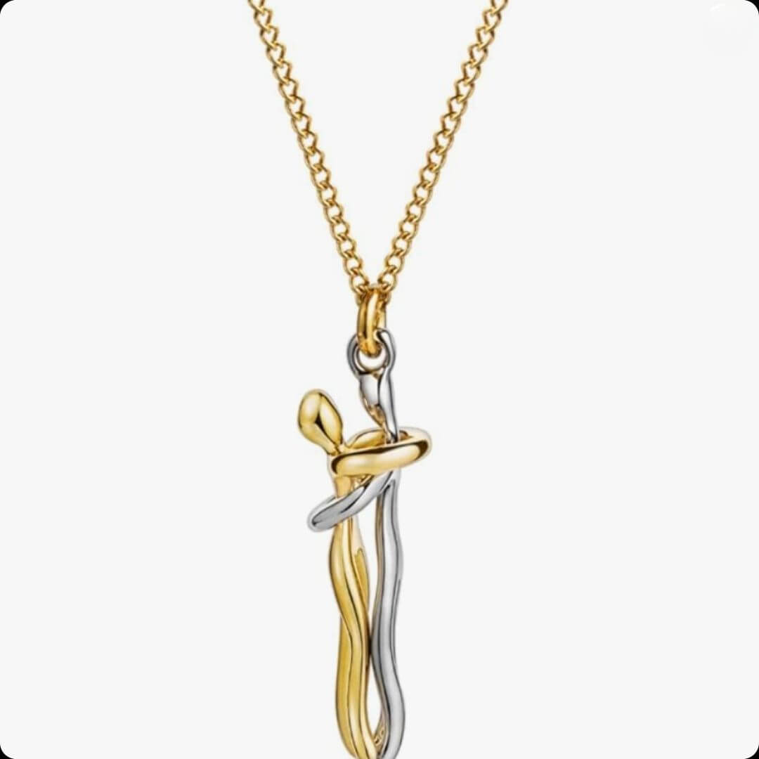 Gold Hug Necklace: Amor Infinito en un Collar